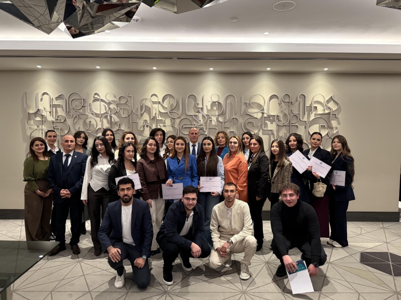 В Ереване прошел финальный этап конкурса-игры на тему: «Деятельность участников избирательного процесса в период предвыборной агитации» В Ереване прошел финальный этап конкурса-игры на тему: «Деятельность участников избирательного процесса в период предвыборной агитации»